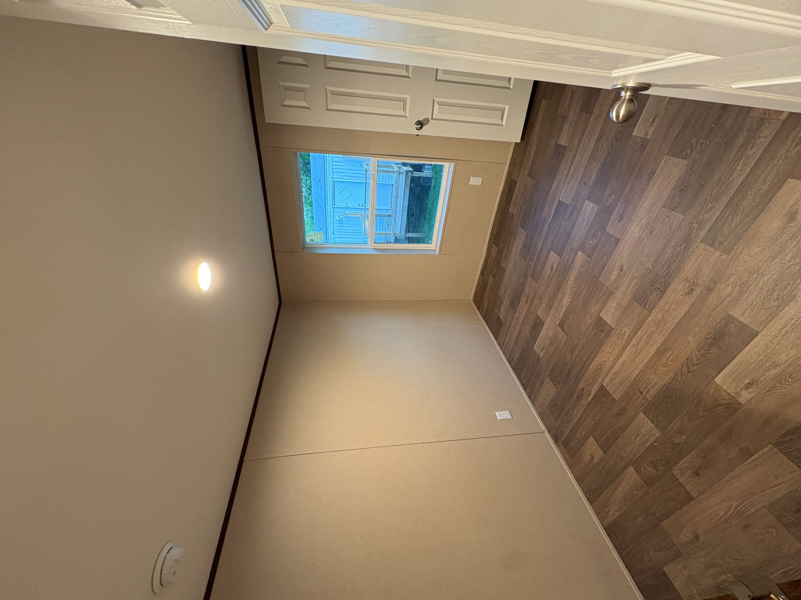 6 LEISURE MANOR TRAI