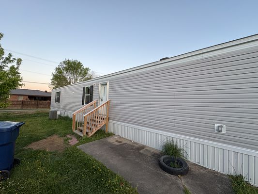 6 LEISURE MANOR TRAI