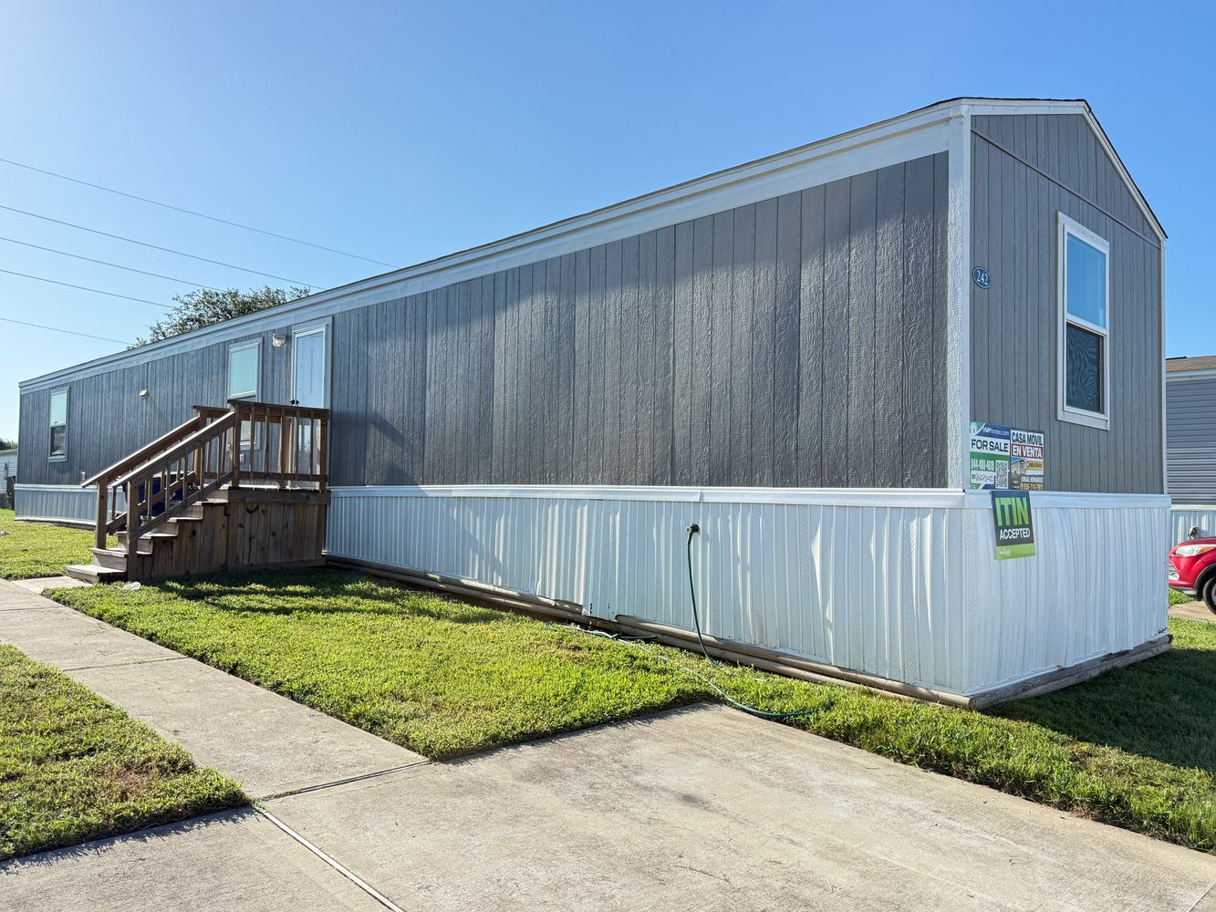 242 OAK CREST DR