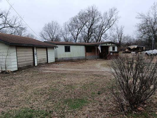 301 NEOSHO ST
