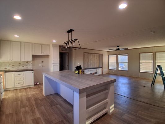 8100 UNIVERSITY BLVD