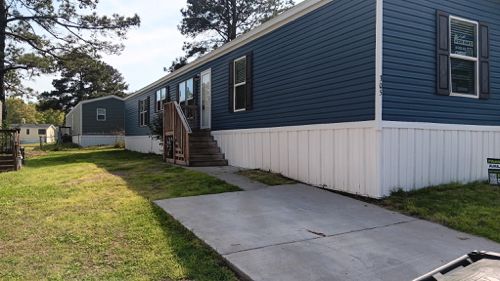 305 HICKORYWOOD DR