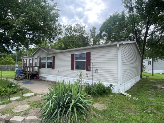 1735 NW LYMAN RD LOT 17