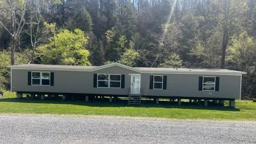 112 HENSLEY DR LOT 1